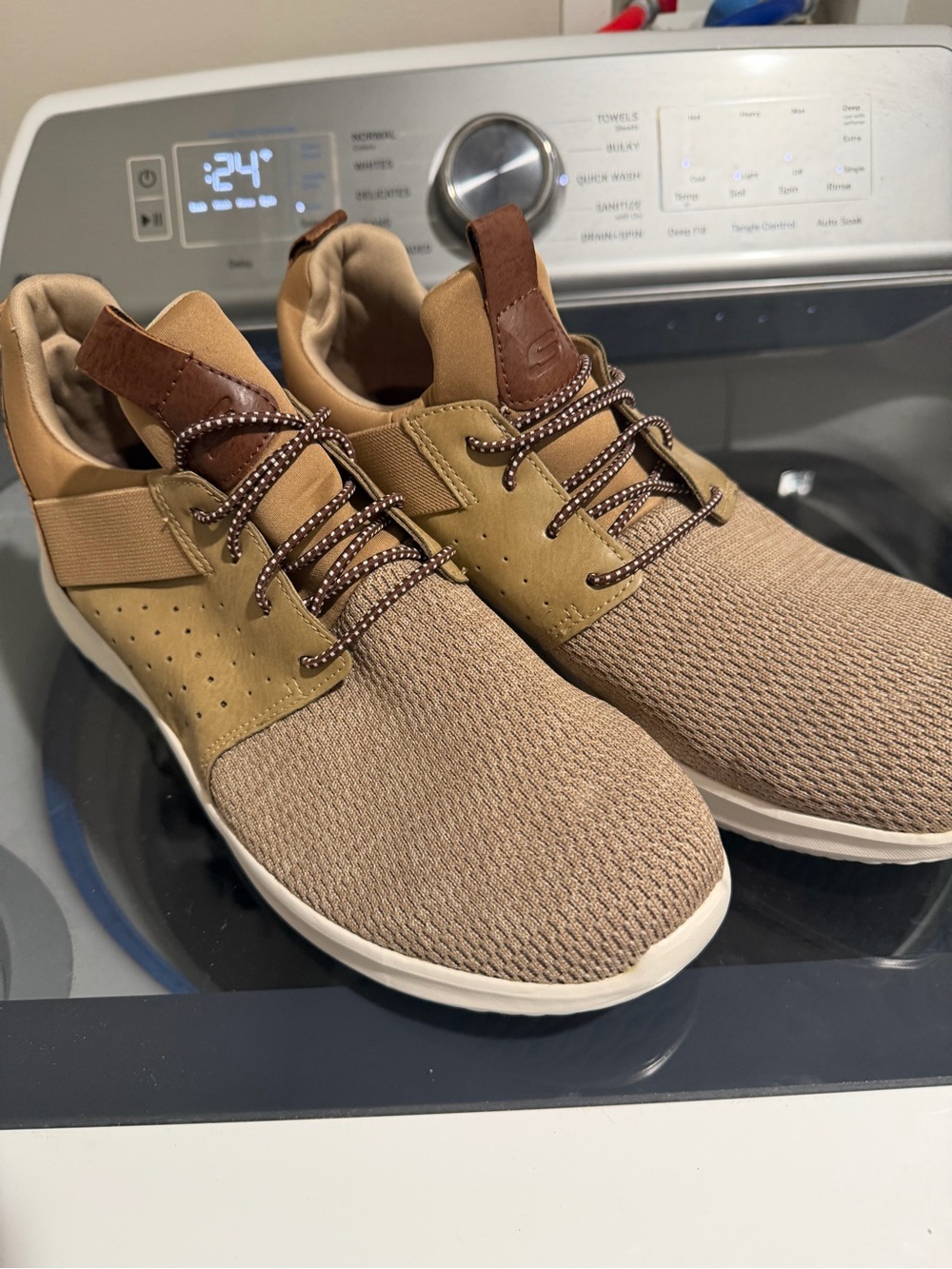 Skechers Men’s Knit Sneaker in Tan and Brown